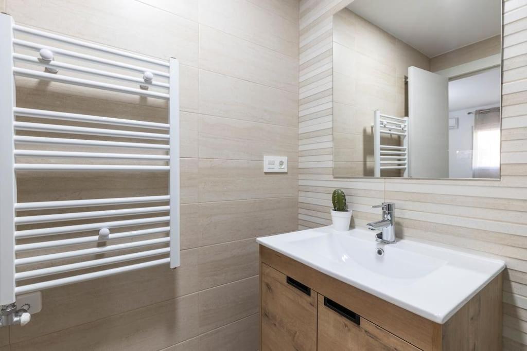 Ferienwohnung Neptuno Deluxe Granada Exterior foto